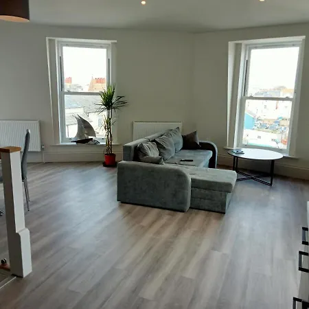 Glorious Duplex Holiday Apartment By The Sea Bognor Regis Exterior foto