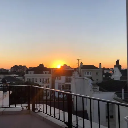 Glorious Duplex Holiday Apartment By The Sea Bognor Regis Exterior foto